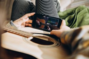 Application pour apprendre à jouer de la guitare