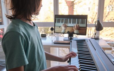 Les détails sur les cours de piano en ligne