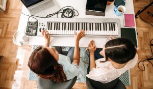 Un cours de musique à domicile