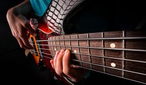 Une guitare basse
