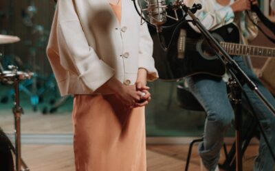 Angèle : une artiste incontournable à l’univers singulier